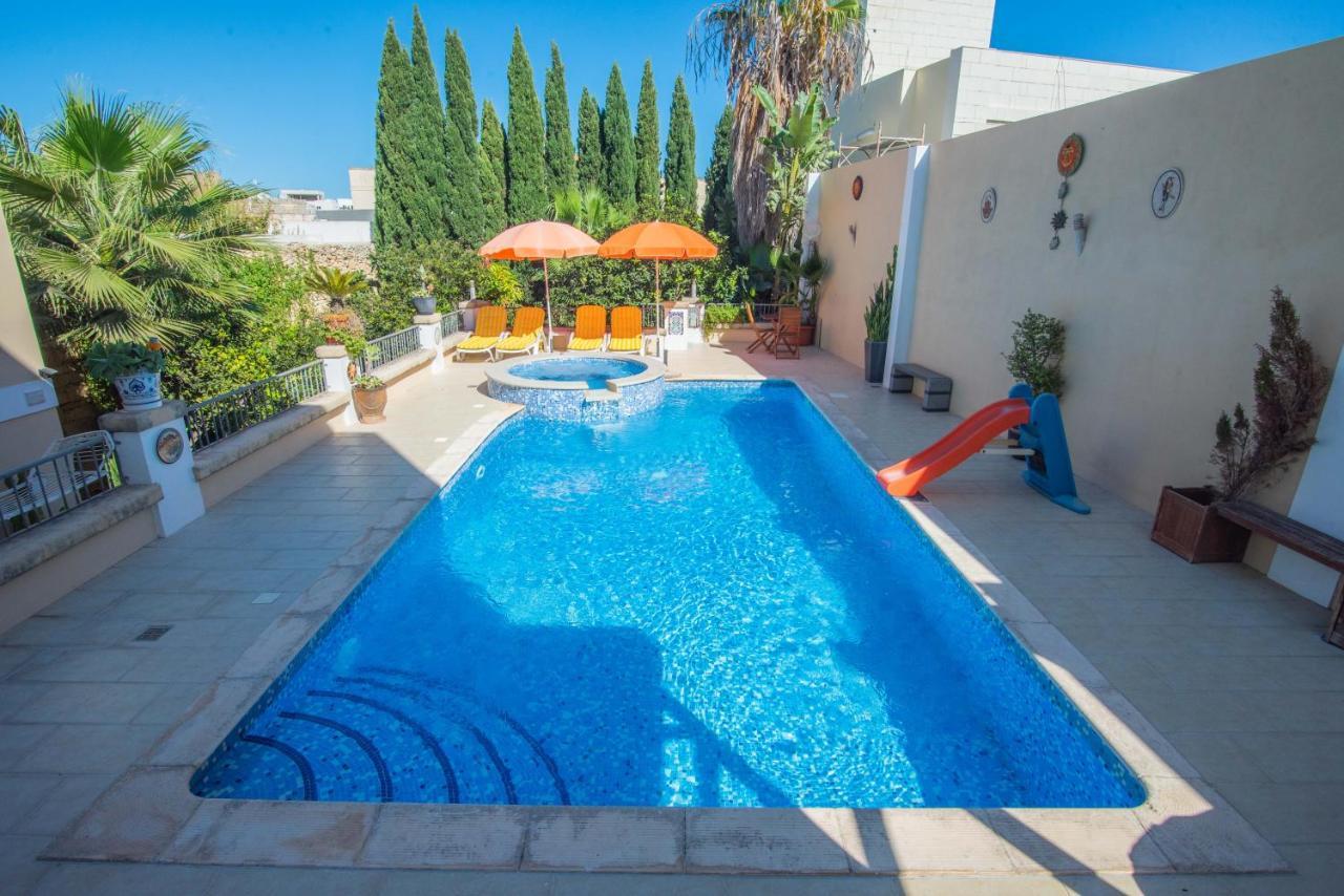 Central Villa Flatlet With Pool - Free Parking And Wifi Lija Exterior foto