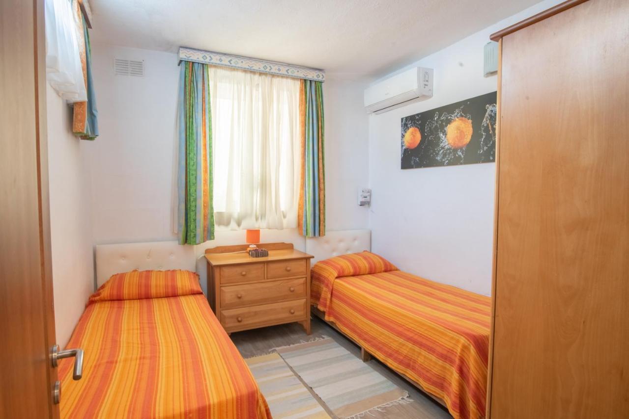 Central Villa Flatlet With Pool - Free Parking And Wifi Lija Exterior foto