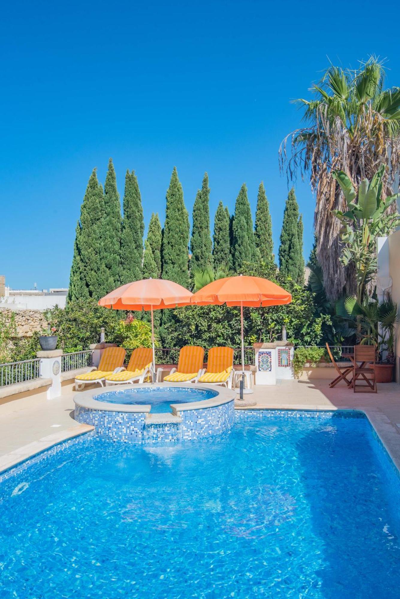 Central Villa Flatlet With Pool - Free Parking And Wifi Lija Exterior foto