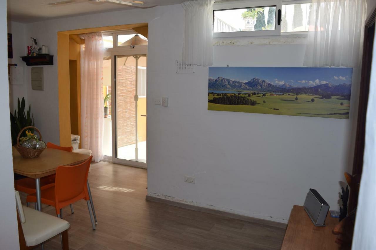 Central Villa Flatlet With Pool - Free Parking And Wifi Lija Exterior foto
